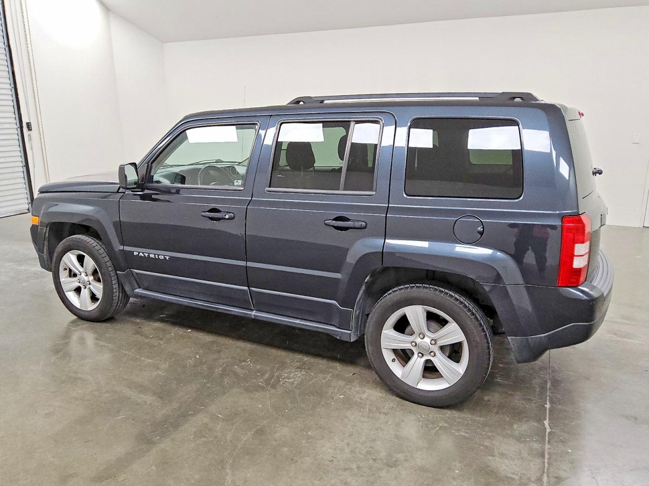 2015 JEEP PATRIOT LATITUDE photo 2