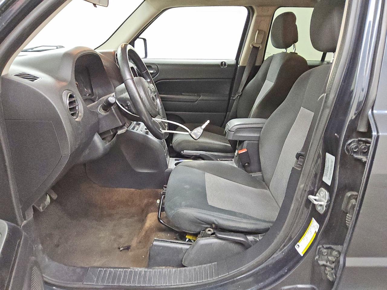 2015 JEEP PATRIOT LATITUDE photo 7