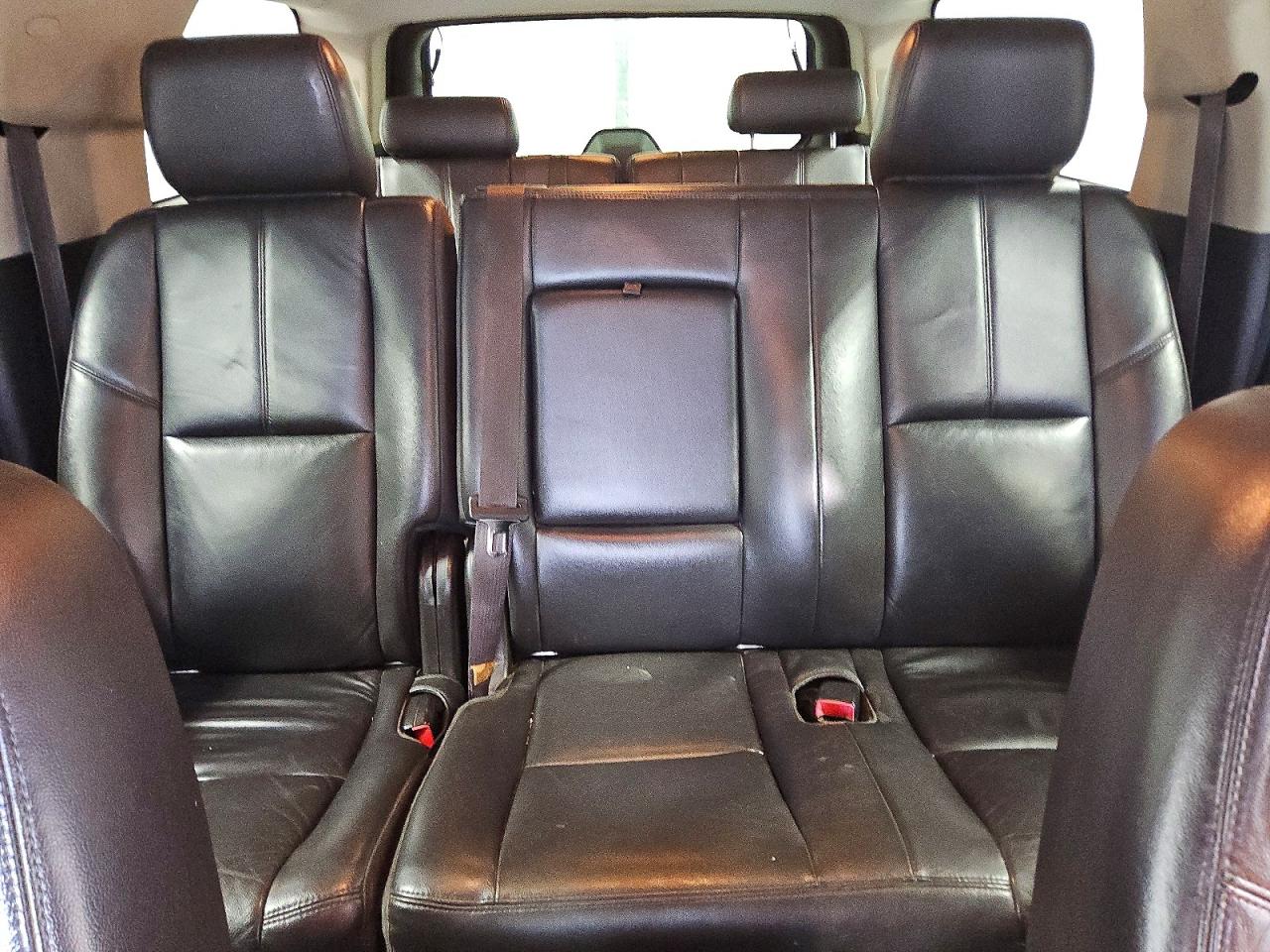 2012 CHEVROLET SUBURBAN C1500 LT photo 10