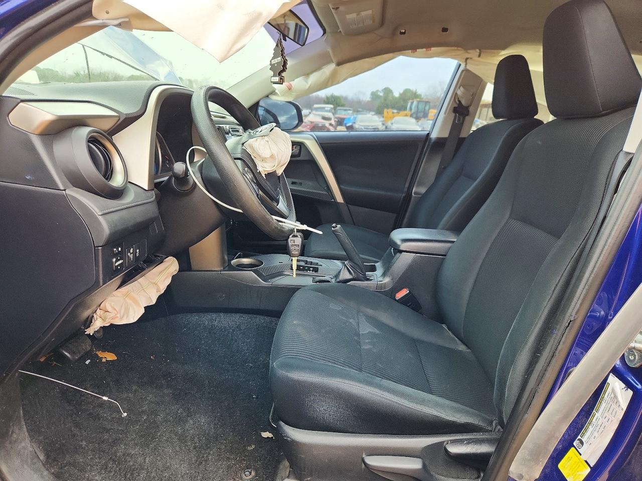 2014 TOYOTA RAV4 LE photo 7