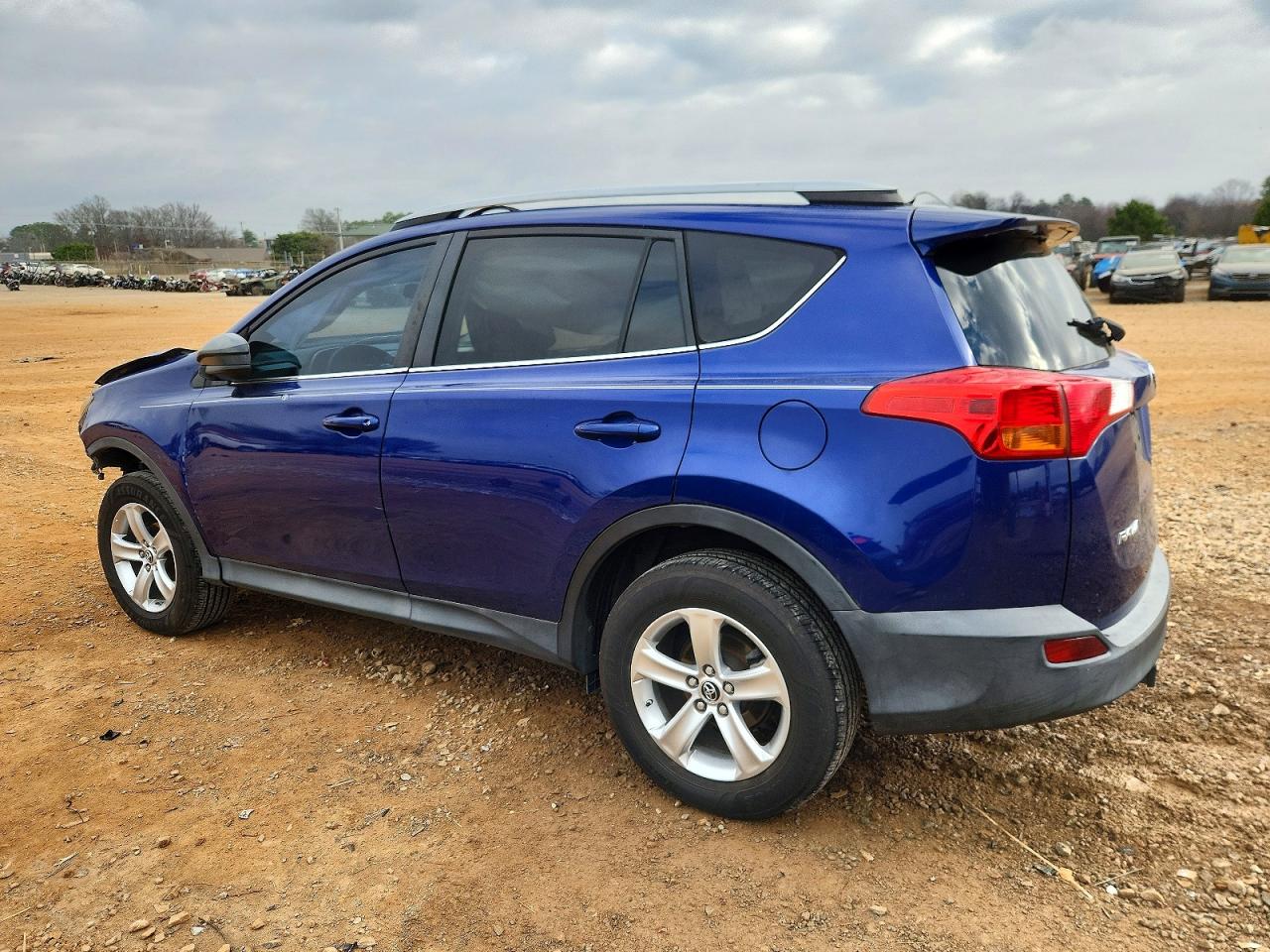 2014 TOYOTA RAV4 LE photo 2