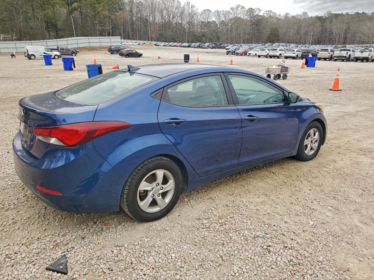 2015 HYUNDAI ELANTRA SE photo 3