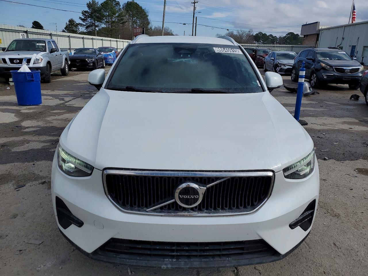 2023 VOLVO XC40 CORE photo 5