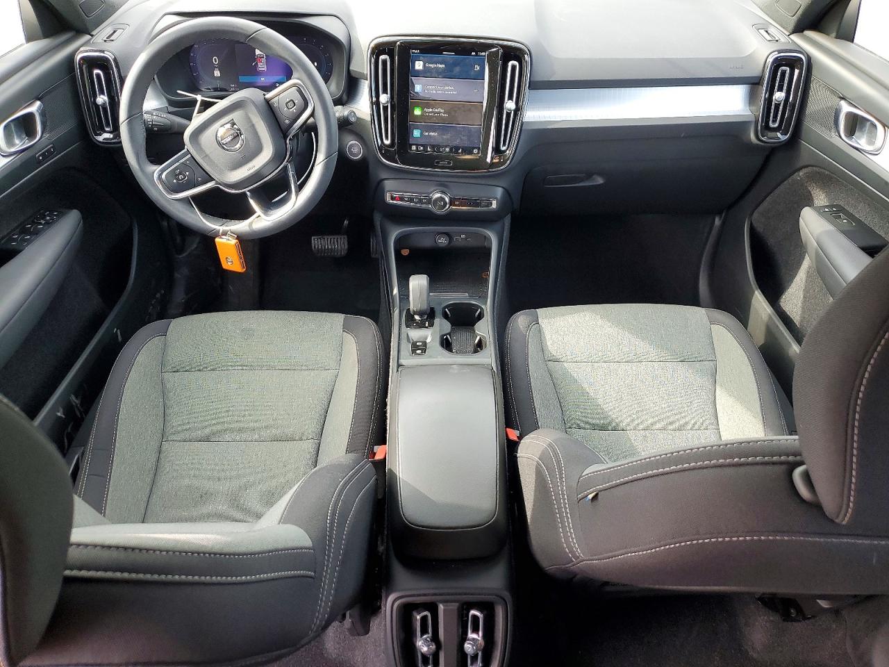 2023 VOLVO XC40 CORE photo 8