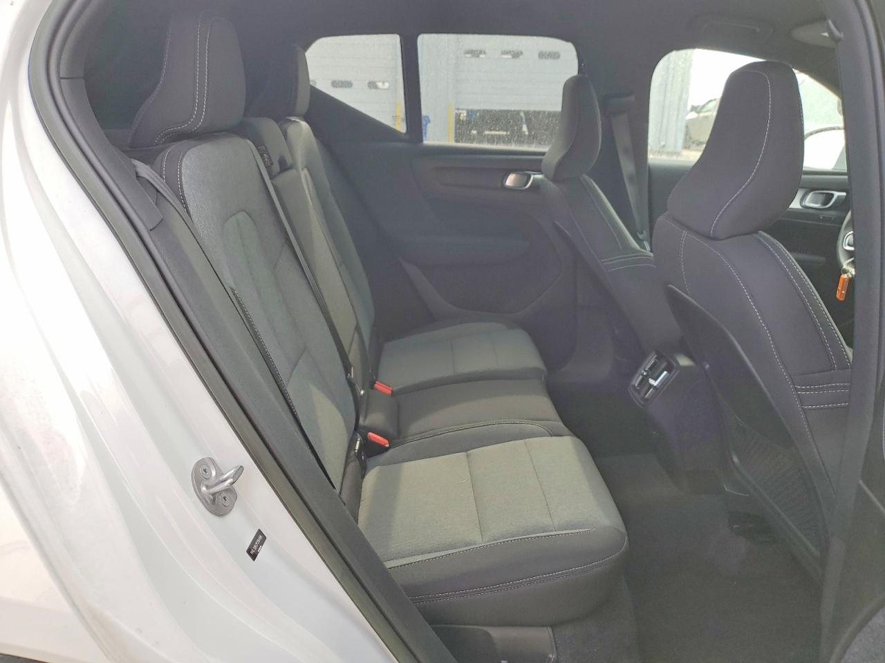2023 VOLVO XC40 CORE photo 11