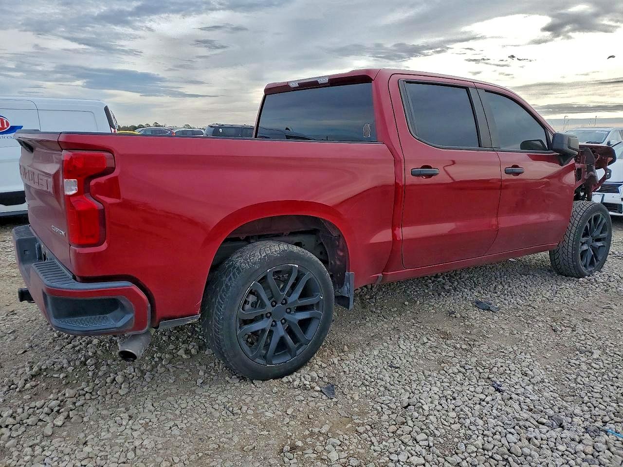 2020 CHEVROLET SILVERADO C1500 CUSTOM photo 3