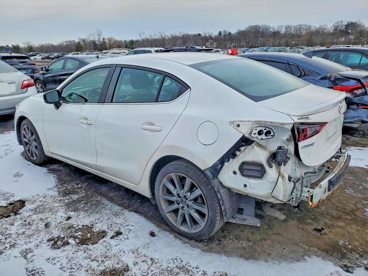 2018 MAZDA 3 TOURING photo 2