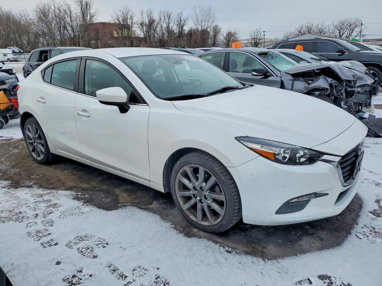 2018 MAZDA 3 TOURING photo 4