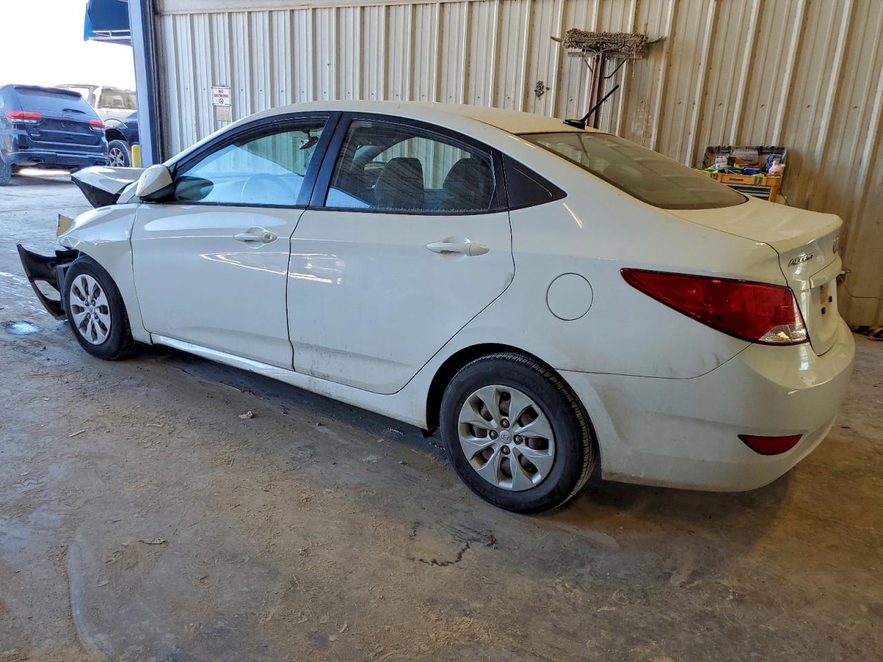 2015 HYUNDAI ACCENT GLS photo 2