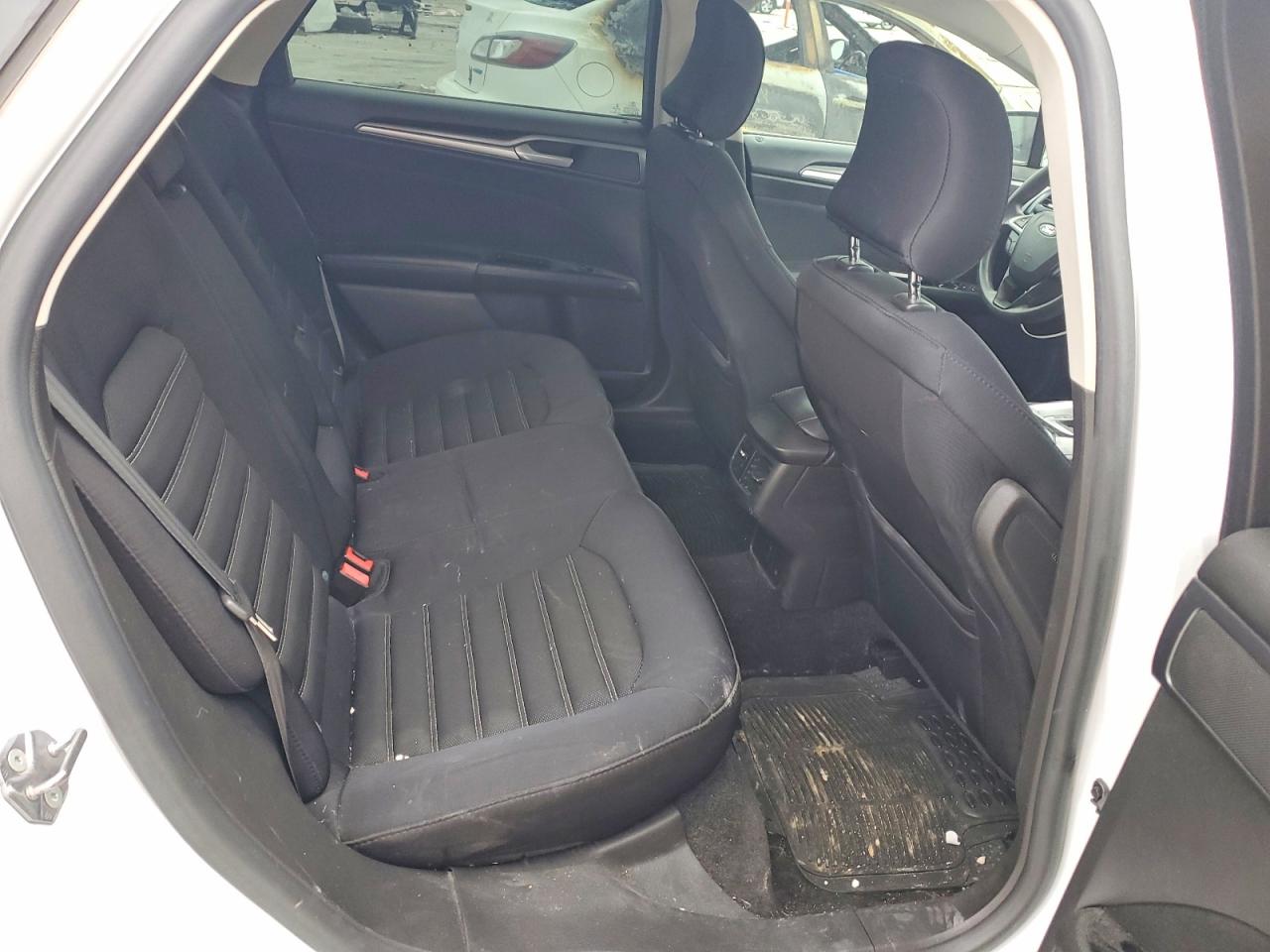 2015 FORD FUSION SE photo 10