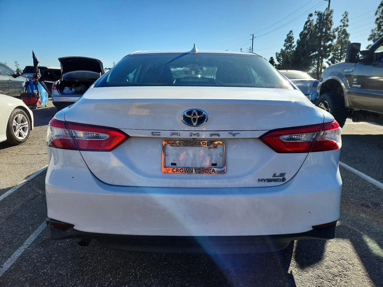 2019 TOYOTA CAMRY LE photo 6
