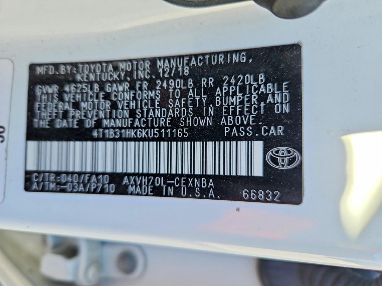 2019 TOYOTA CAMRY LE photo 12
