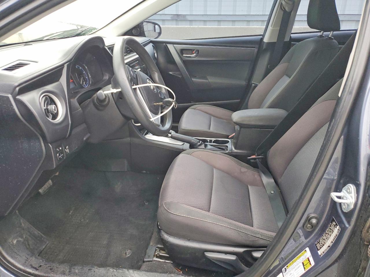 2017 TOYOTA COROLLA L photo 13