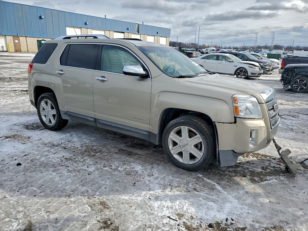 2011 GMC TERRAIN SLT photo 4