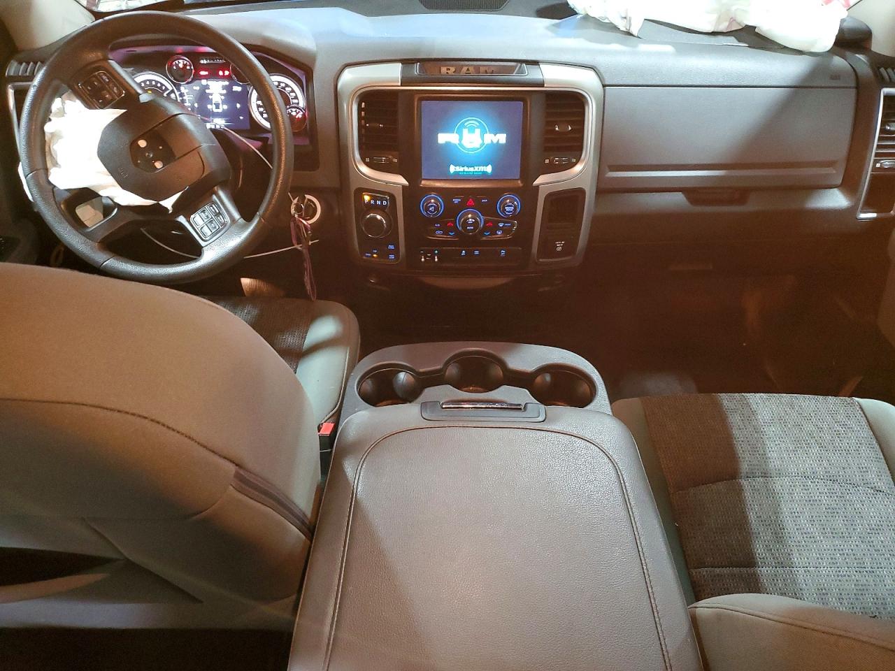 2019 RAM 1500 CLASSIC SLT photo 22