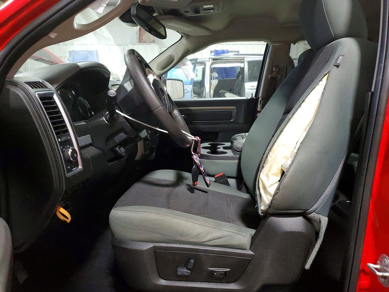 2019 RAM 1500 CLASSIC SLT photo 19