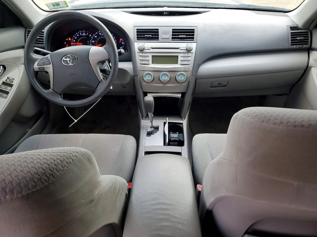 2010 TOYOTA CAMRY BASE photo 8