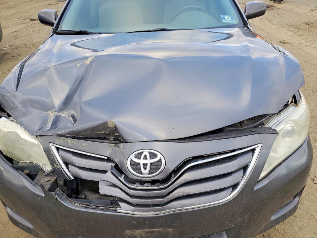 2010 TOYOTA CAMRY BASE photo 11