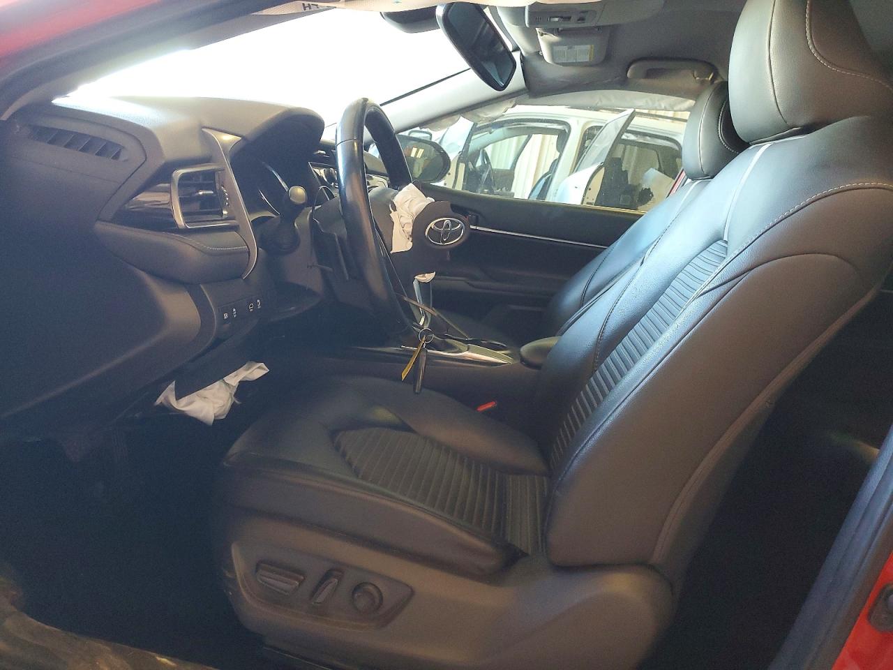 2019 TOYOTA CAMRY L photo 13