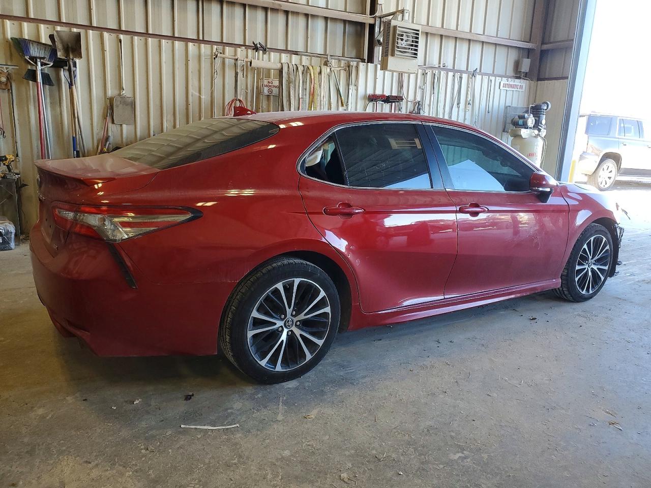 2019 TOYOTA CAMRY L photo 5