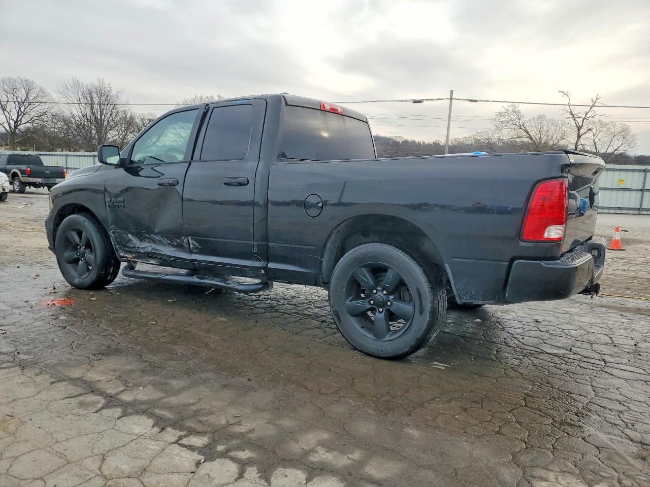2016 RAM 1500 ST photo 2