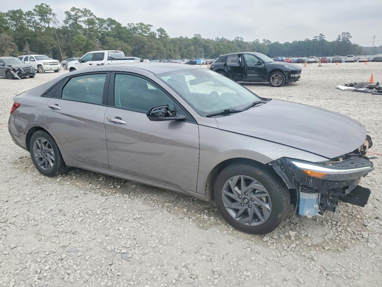 2024 HYUNDAI ELANTRA SEL photo 4