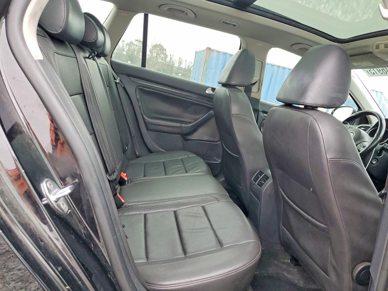 2014 VOLKSWAGEN JETTA TDI photo 10