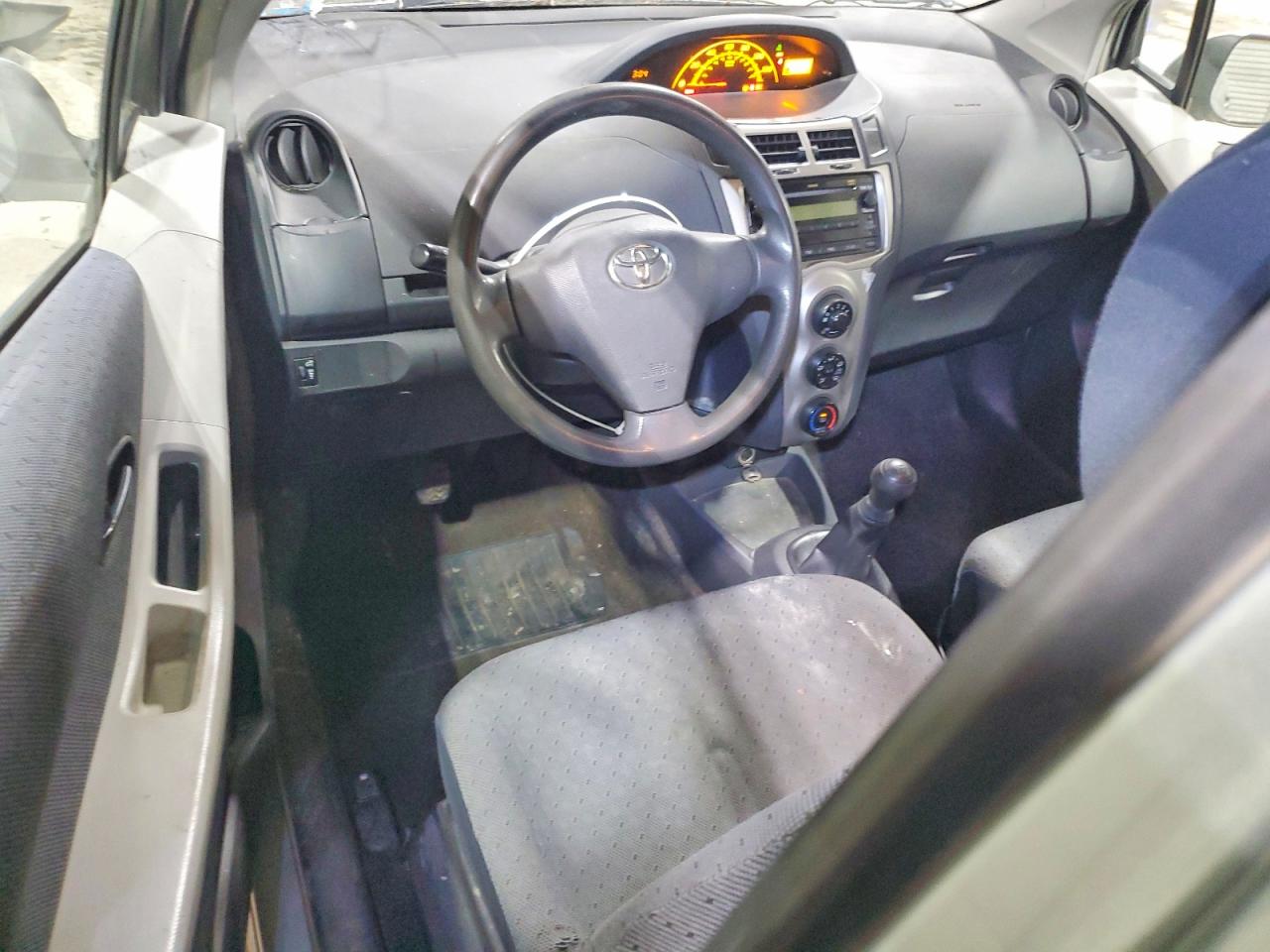 2009 TOYOTA YARIS photo 8