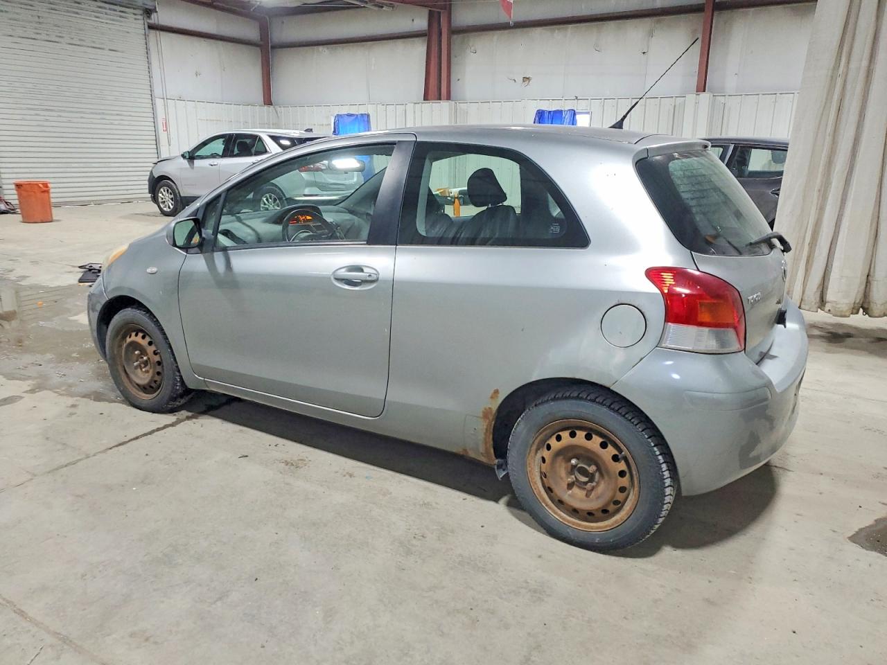 2009 TOYOTA YARIS photo 2