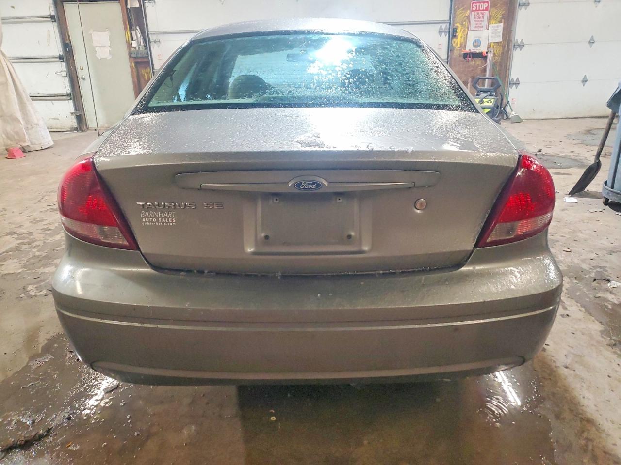 2004 FORD TAURUS SE photo 6