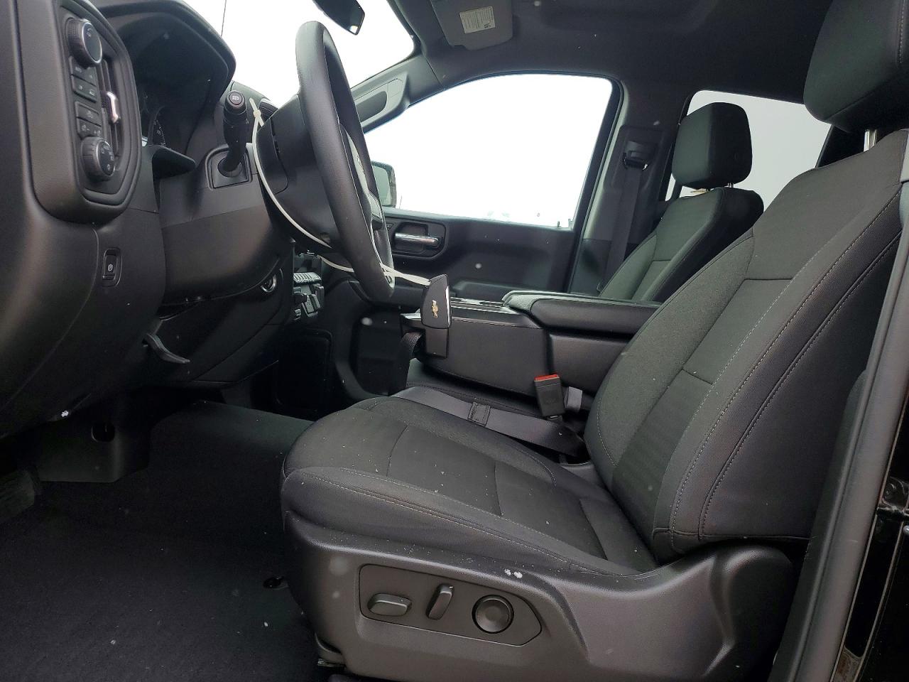 2024 CHEVROLET SILVERADO K1500 CUSTOM photo 7