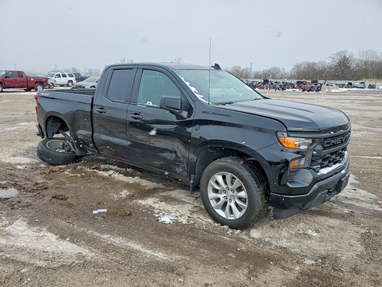 2024 CHEVROLET SILVERADO K1500 CUSTOM photo 4