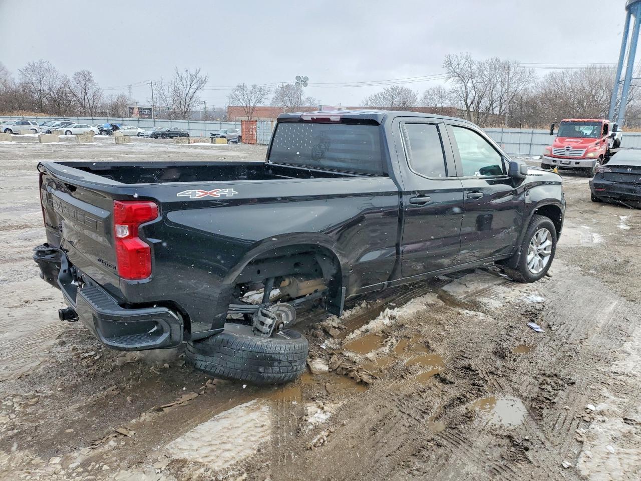 2024 CHEVROLET SILVERADO K1500 CUSTOM photo 3