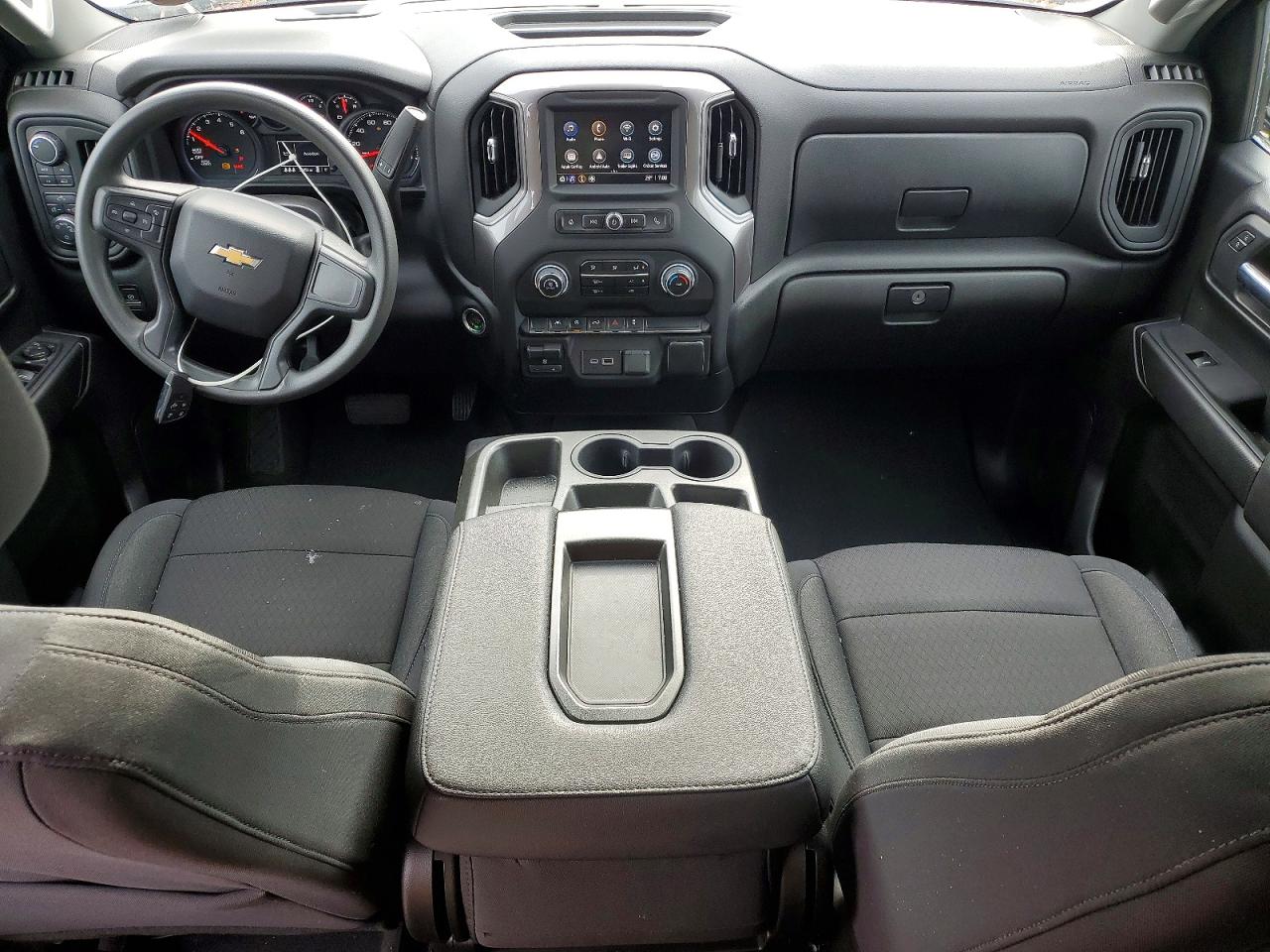 2024 CHEVROLET SILVERADO K1500 CUSTOM photo 8