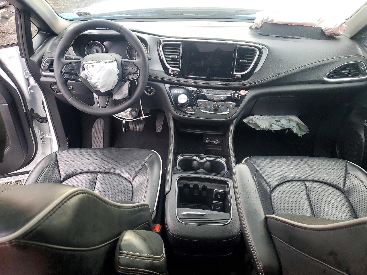 2025 CHRYSLER PACIFICA LIMITED photo 8