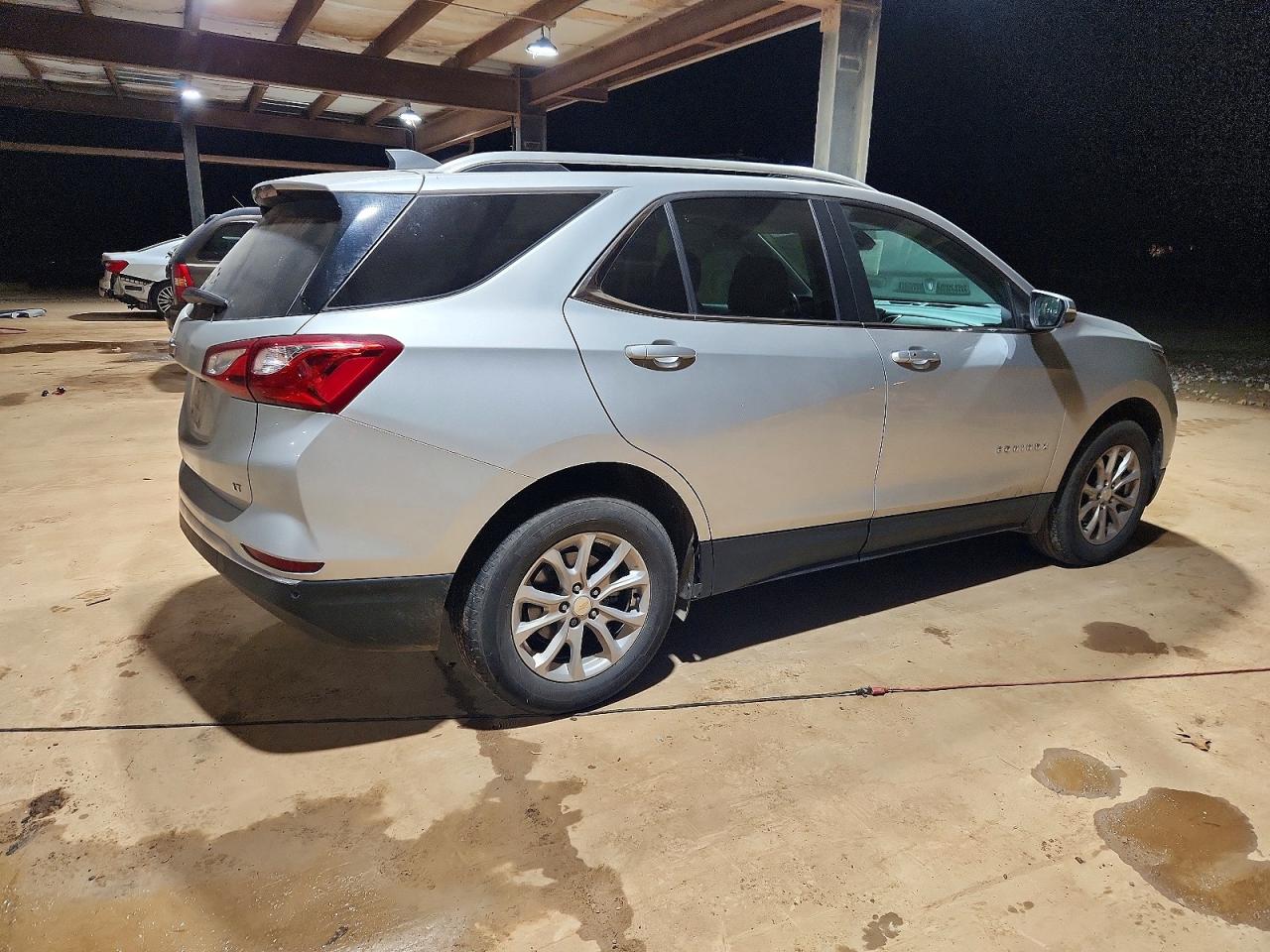 2021 CHEVROLET EQUINOX LT photo 3