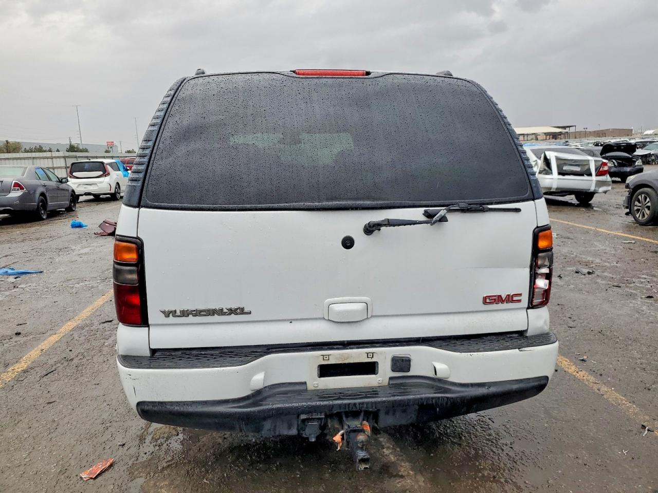 2004 GMC YUKON XL DENALI photo 6