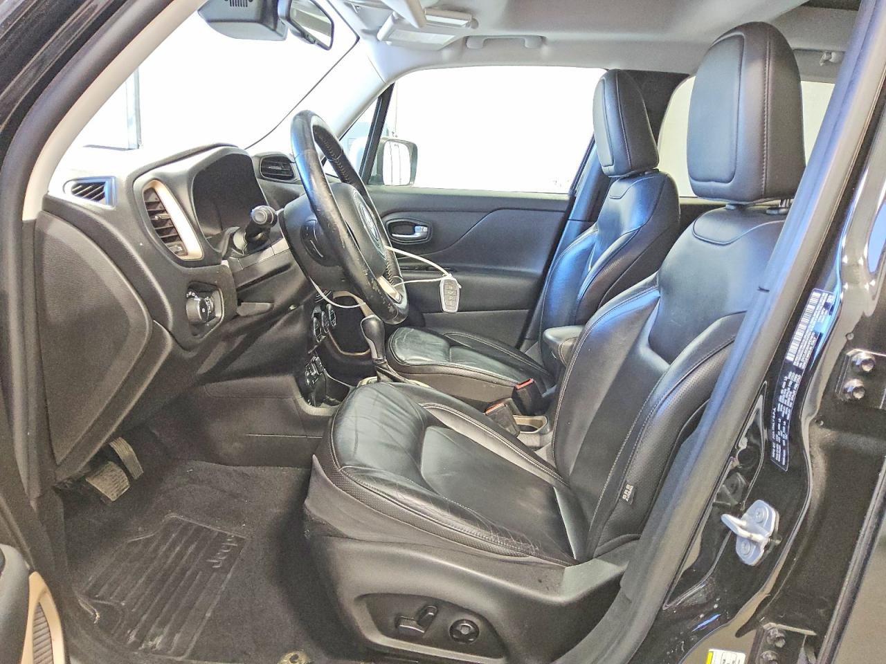 2017 JEEP RENEGADE LIMITED photo 13