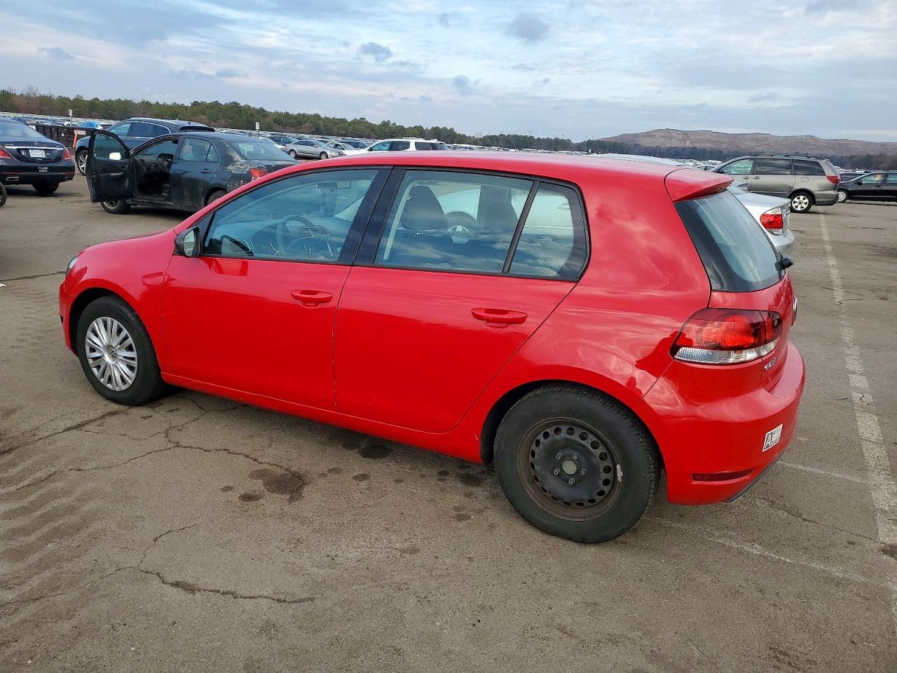 2010 VOLKSWAGEN GOLF photo 2
