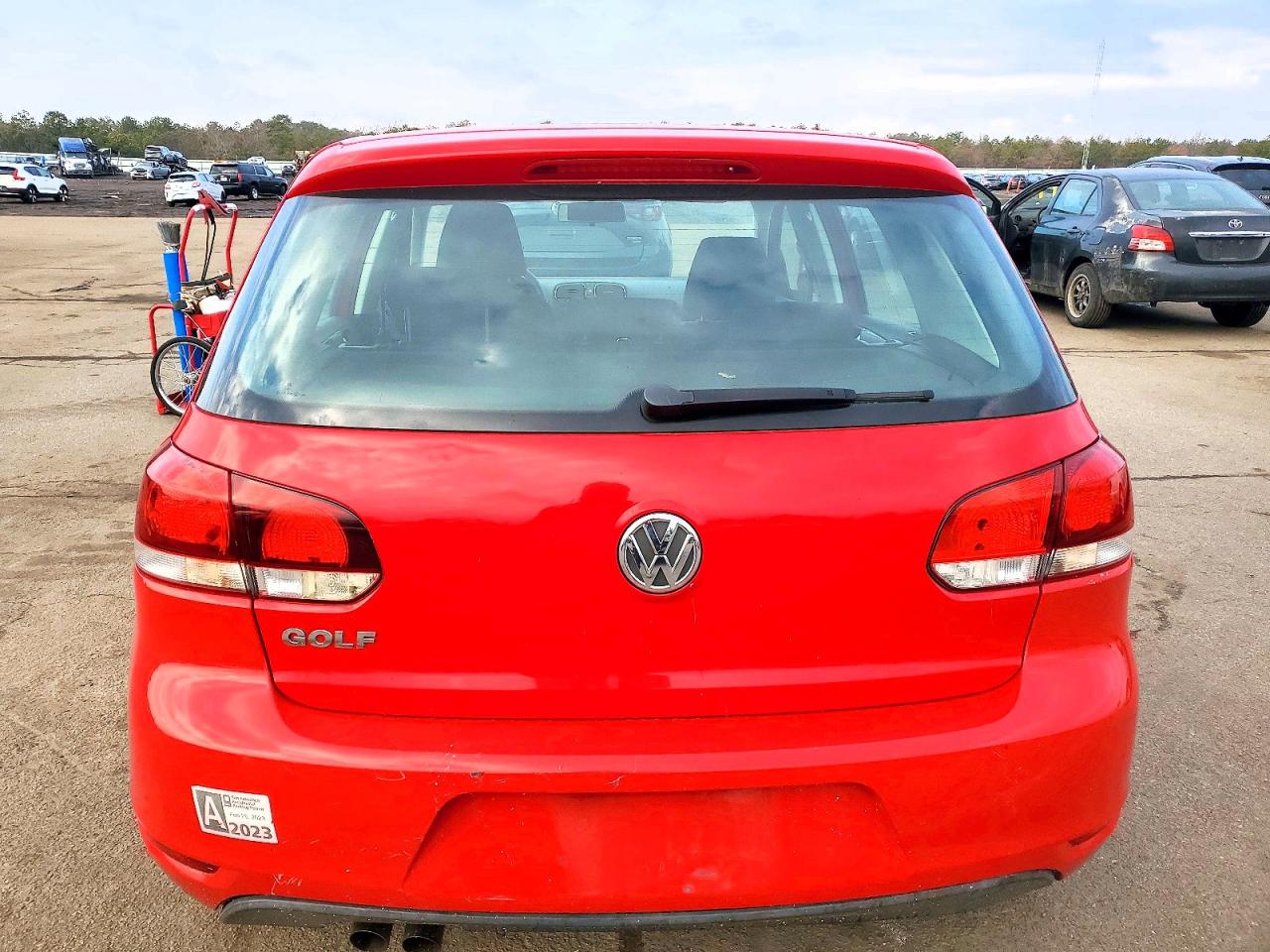 2010 VOLKSWAGEN GOLF photo 6