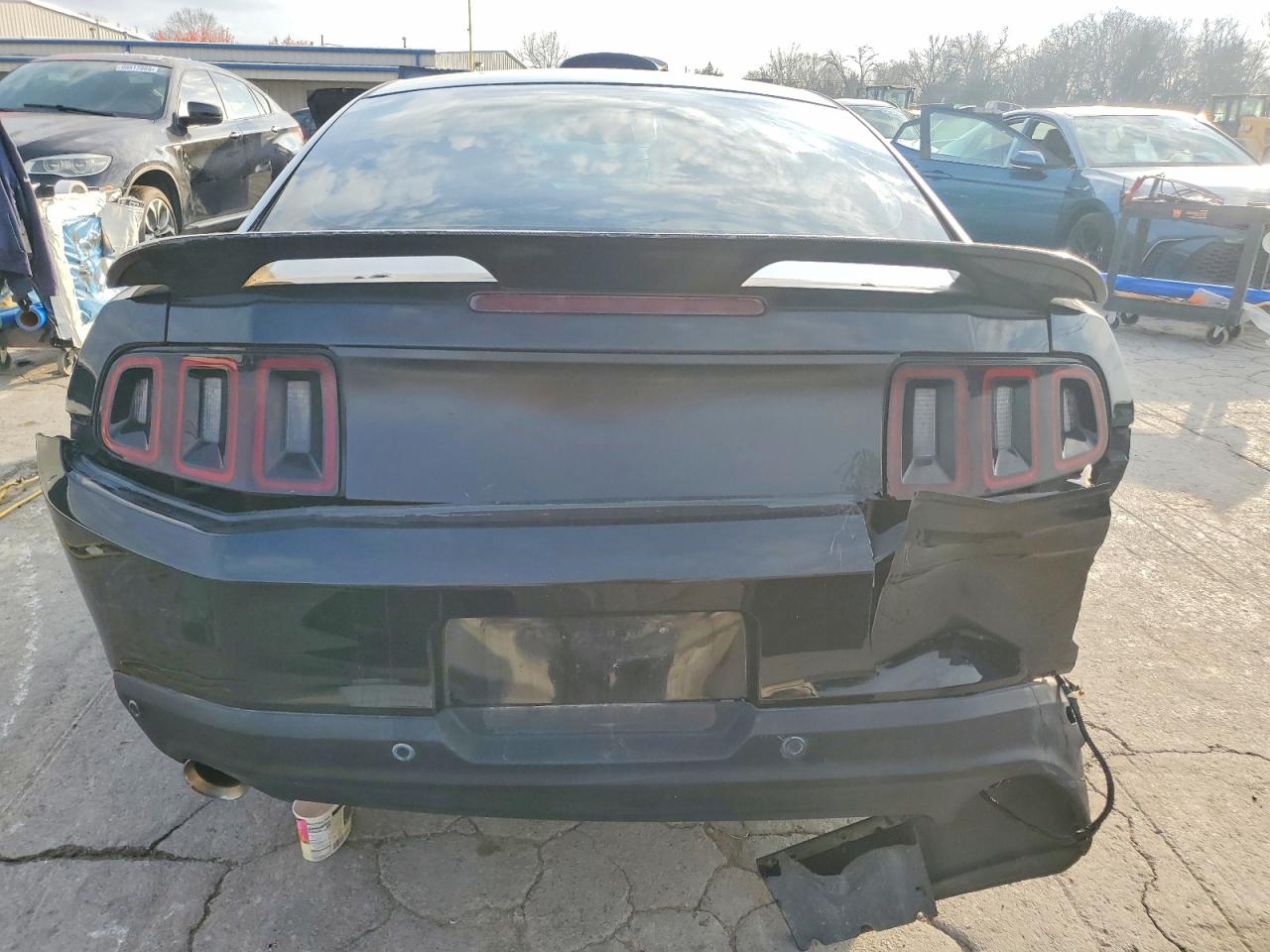 2012 FORD MUSTANG photo 6