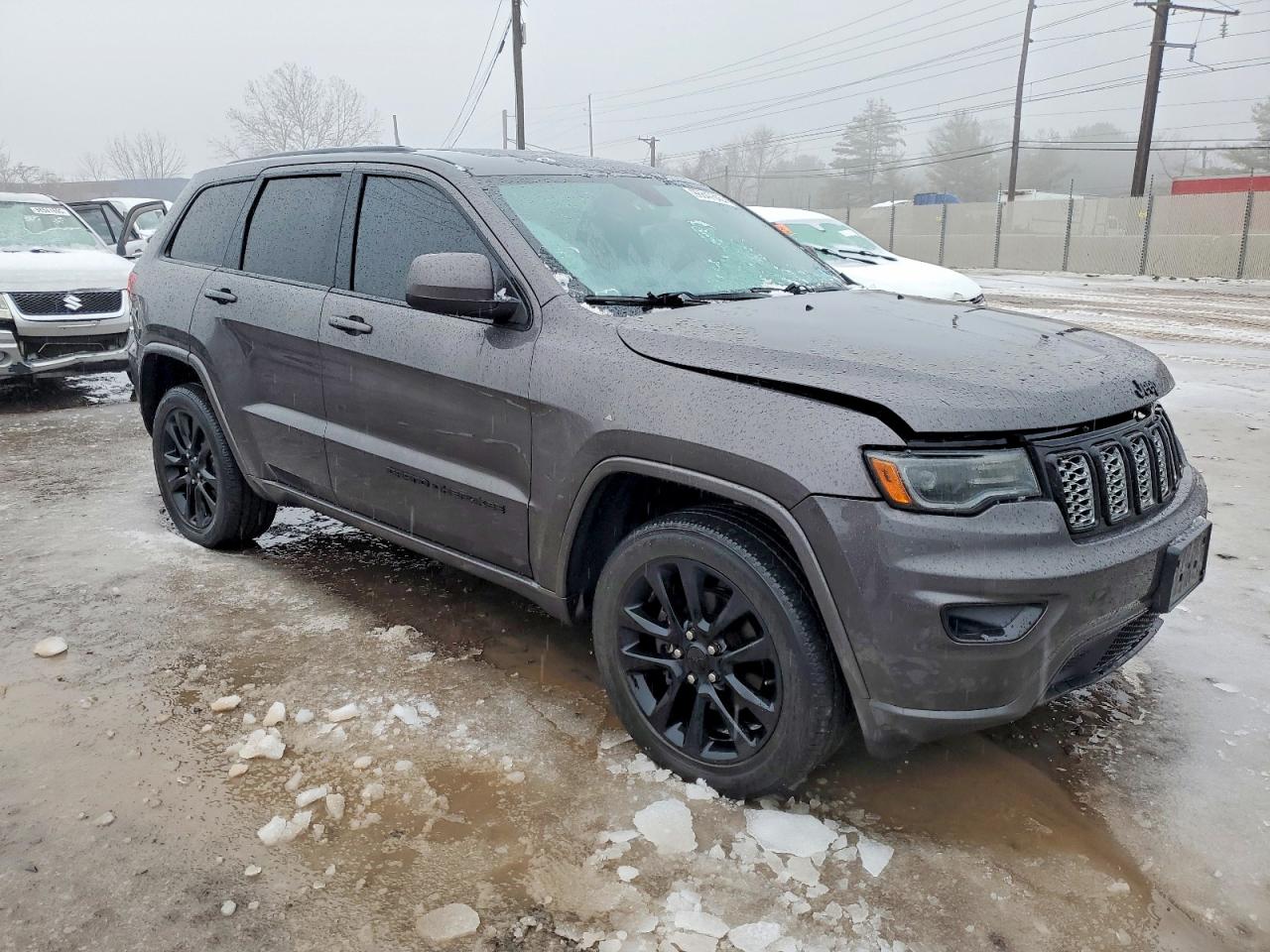 2020 JEEP GRAND CHEROKEE LAREDO photo 4