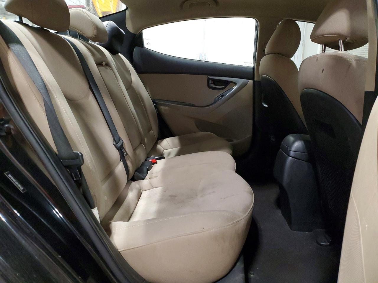 2016 HYUNDAI ELANTRA SE photo 10