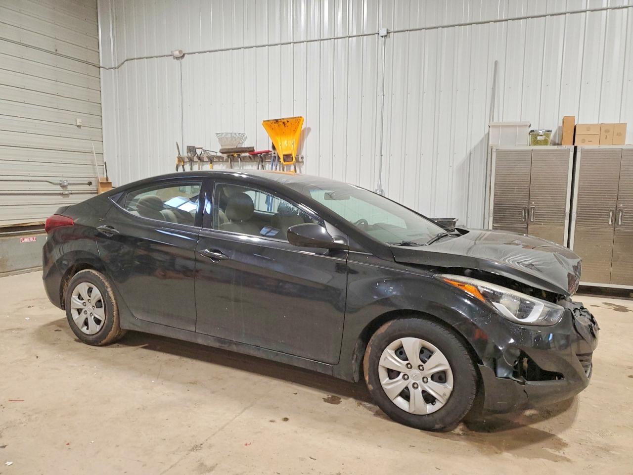 2016 HYUNDAI ELANTRA SE photo 4