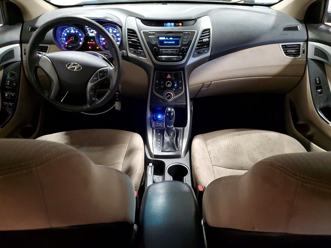 2016 HYUNDAI ELANTRA SE photo 8