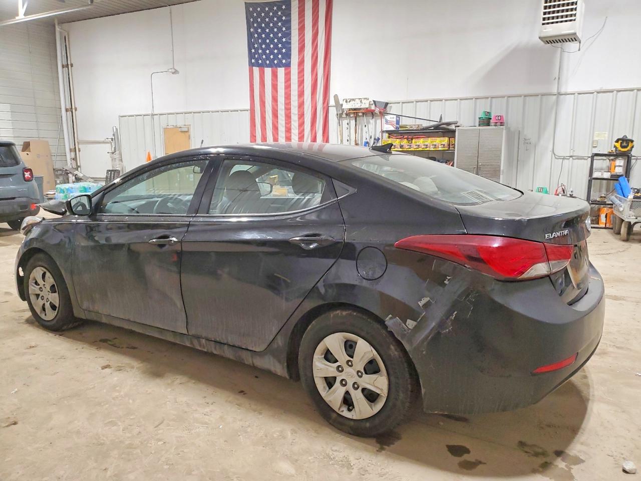 2016 HYUNDAI ELANTRA SE photo 2