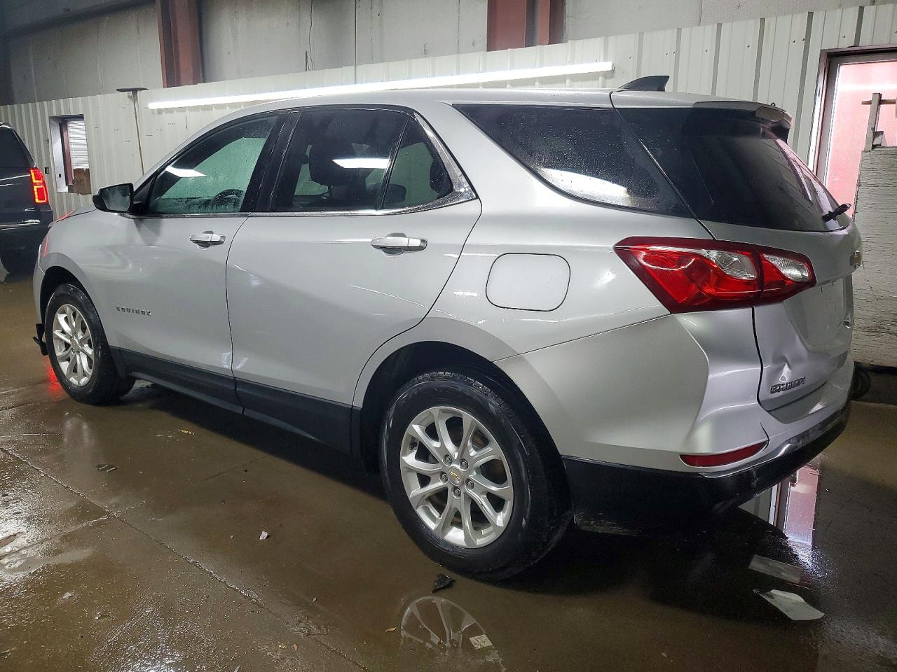 2020 CHEVROLET EQUINOX LT photo 2