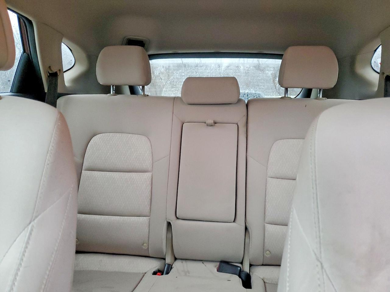 2018 HYUNDAI TUCSON SE photo 10