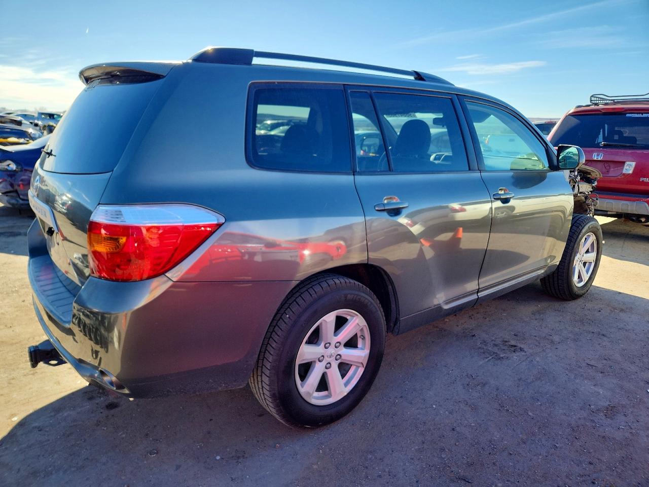 2010 TOYOTA HIGHLANDER photo 3