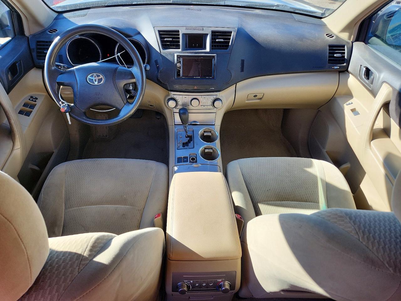 2010 TOYOTA HIGHLANDER photo 8